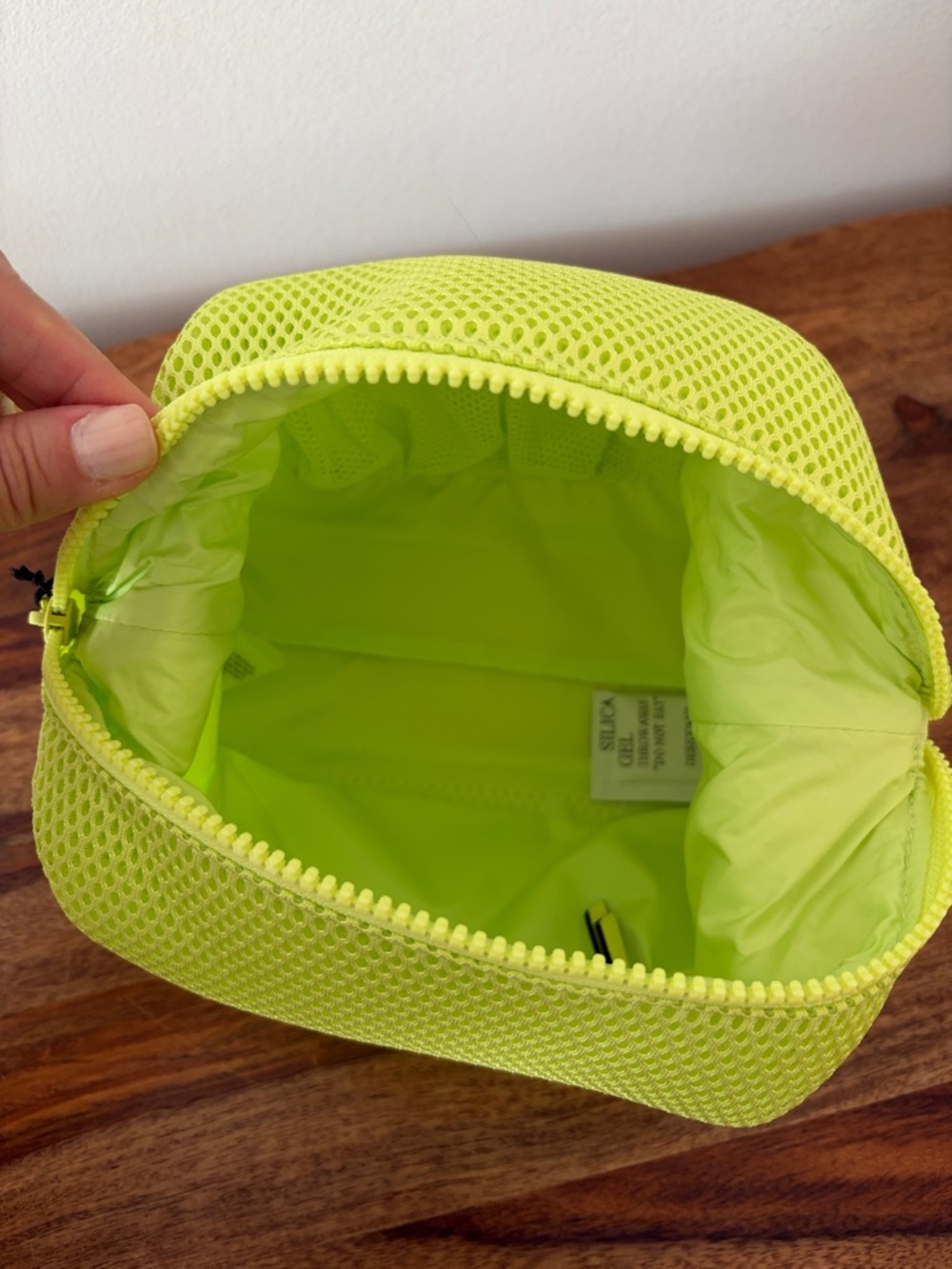 Victoria's Secret VSX Mesh Snap Makeup Bag - Picture 8 of 8